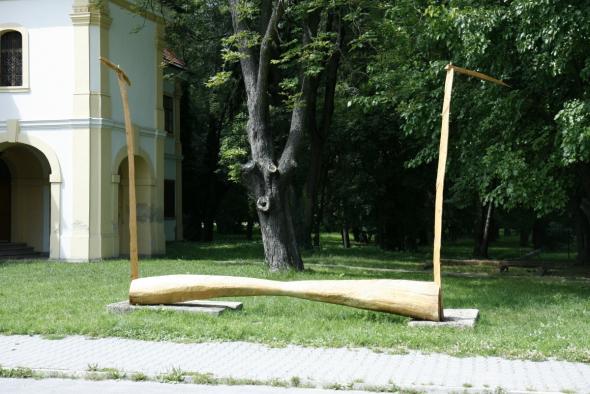 Zdeněk Tománek Od – lúčenie, 2009, dub, 506 x 397 cm